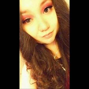 Meet your Posher, Monique